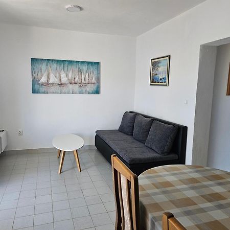 Apartments Lucin Drvenik Veli Exterior foto