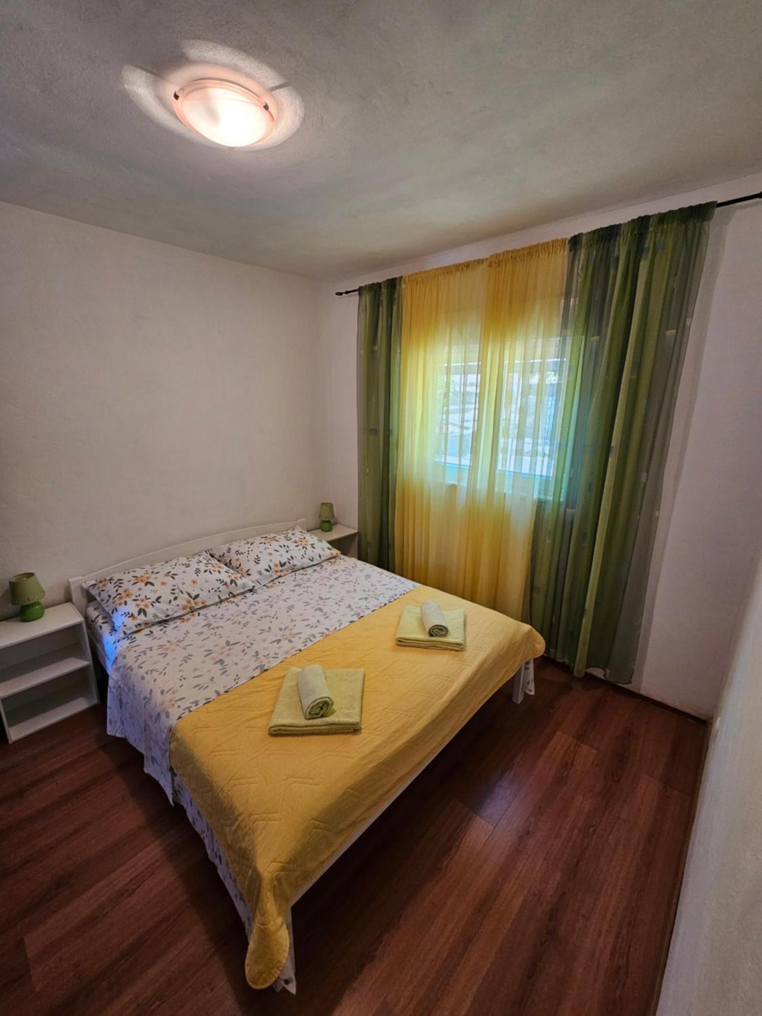 Apartments Lucin Drvenik Veli Exterior foto
