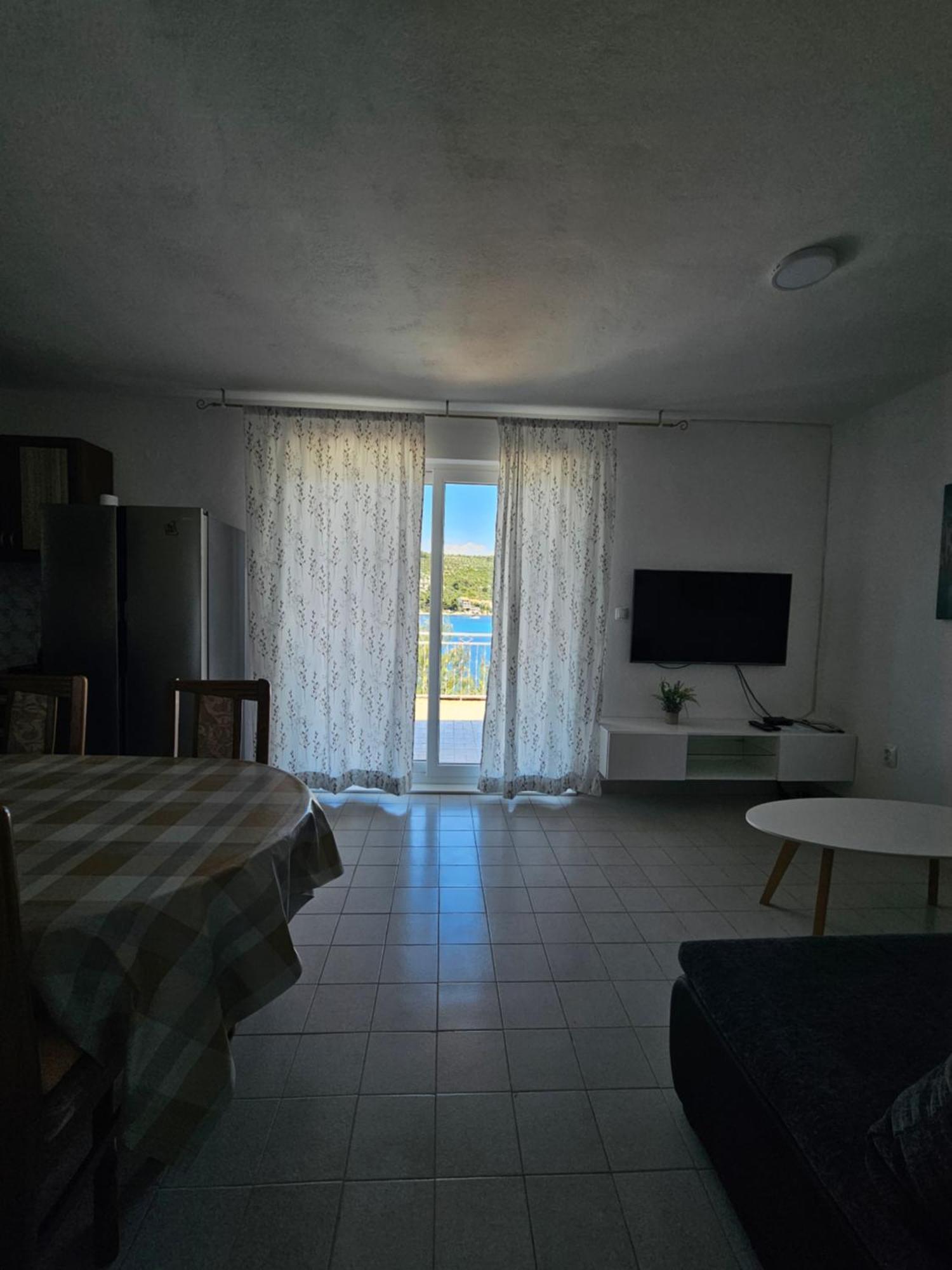 Apartments Lucin Drvenik Veli Exterior foto