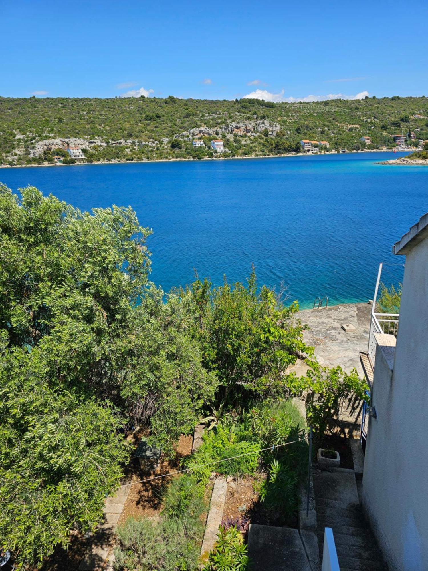 Apartments Lucin Drvenik Veli Exterior foto