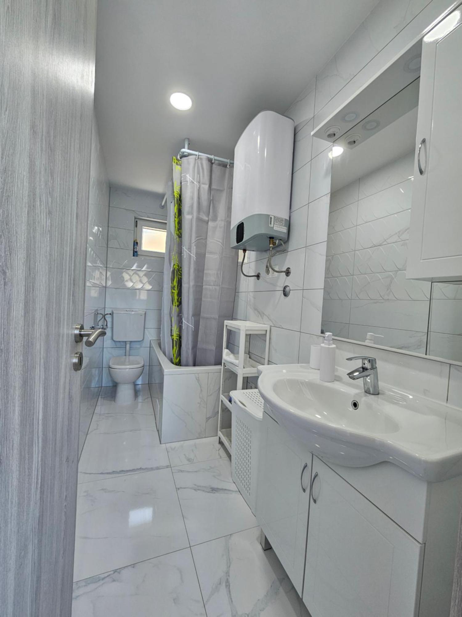 Apartments Lucin Drvenik Veli Exterior foto